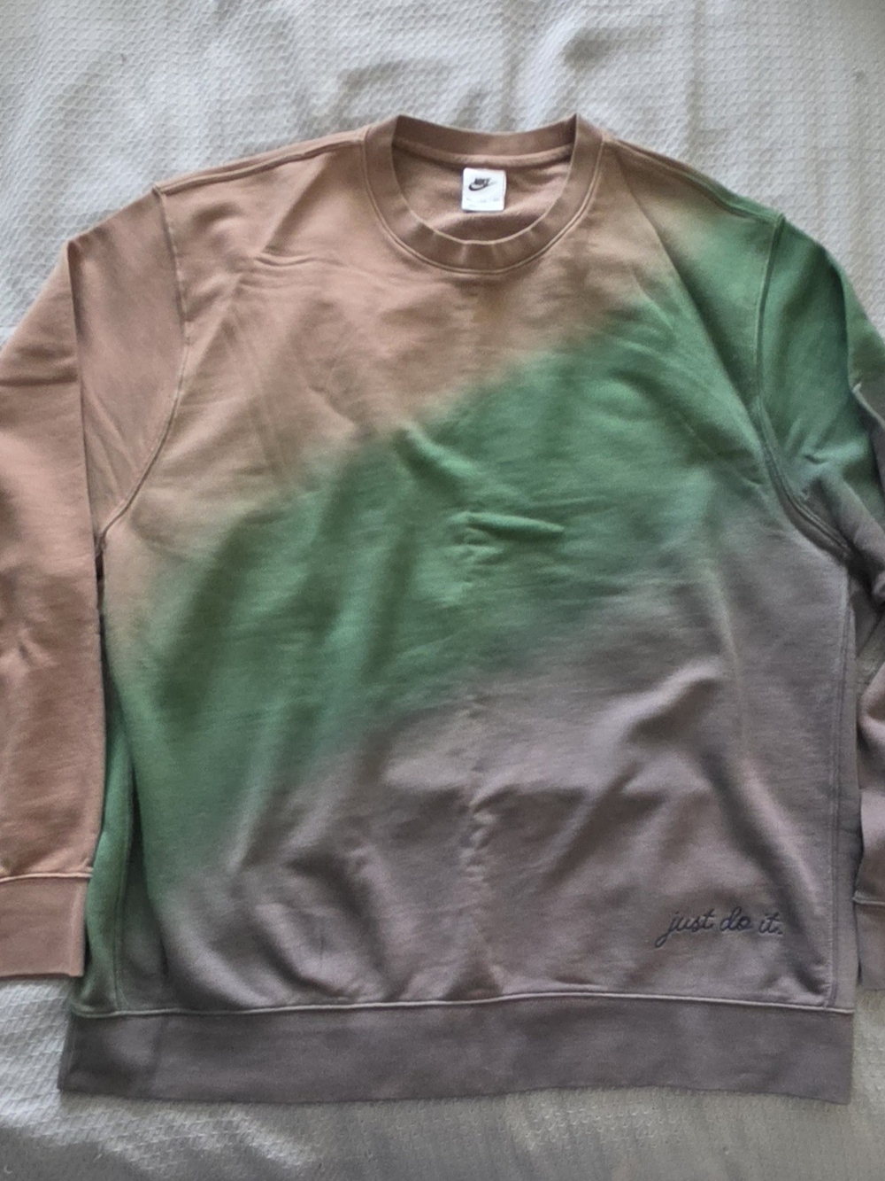 Nike Men’s Crewneck Sweatshirt in Brown and Green